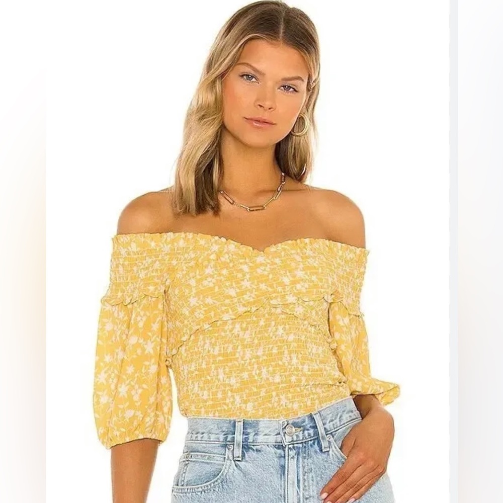 ✨BB Dakota NWT Lemon Drop Top✨